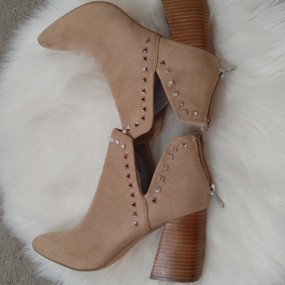 Steve Madden Noticeable Bootie 7 - Picture 4 of 6